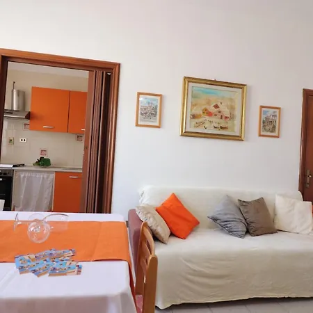 Casa Rita 2 6 Posti 度假居